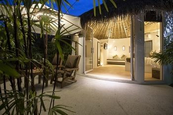 Hotel Eden Beach Bungalows