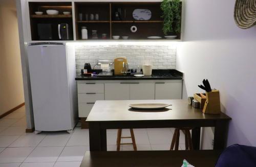 Apartamento Conforto E Charme - Piscina, Praia E Localiza��o.