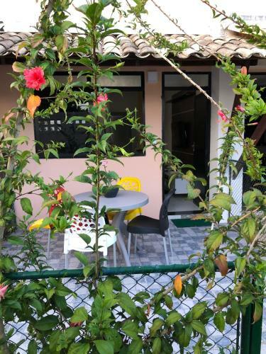 Apartamento Village (kitnet) Com Piscina, � 400mts Da Praia.