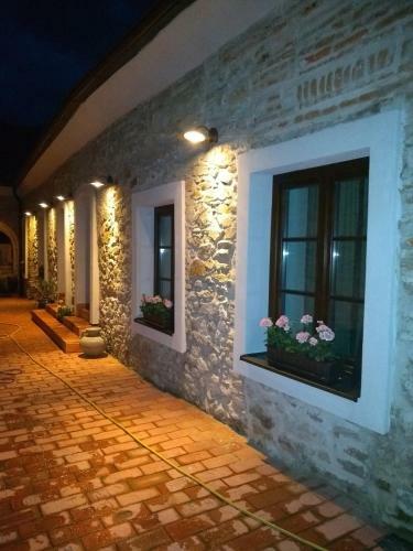 Hostal May House