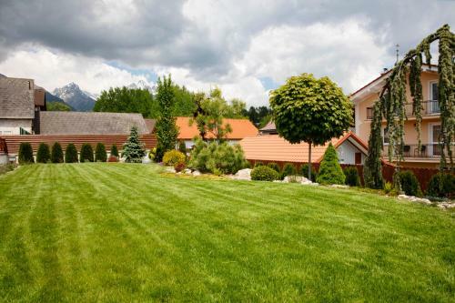 Hostal Chalet Nova Lesna Mountain View