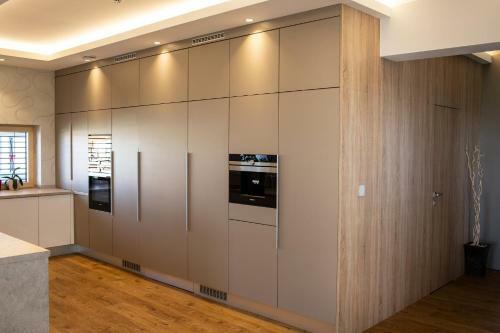 Villa Psiky - Luxurious Equipped Modern Spacious Villa