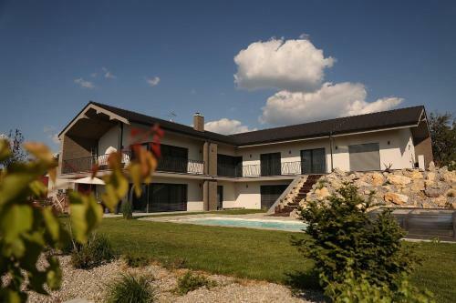 Villa Psiky - Luxurious Equipped Modern Spacious Villa
