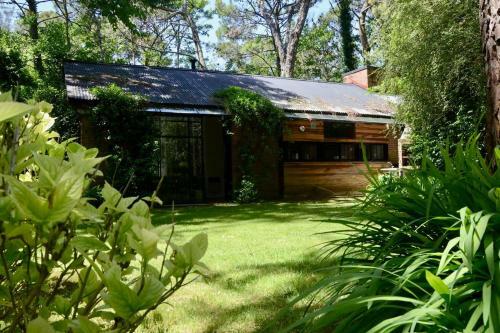 Encantadora Casa En Caril� A 3 Cuadras Del Mar