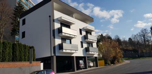Panorama Apartmens Tren?�n