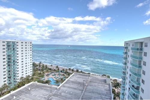 Apartamentos Hollywood Condo's