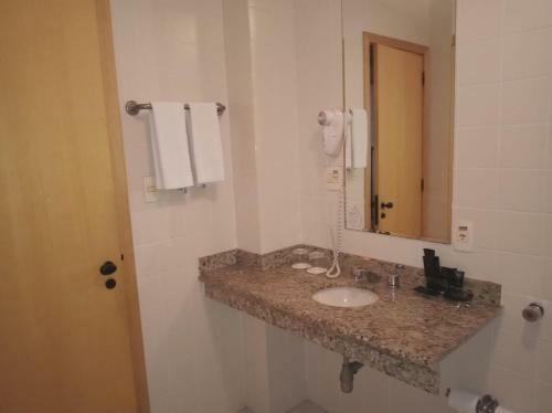 Apartamentos Away Expocenter Norte