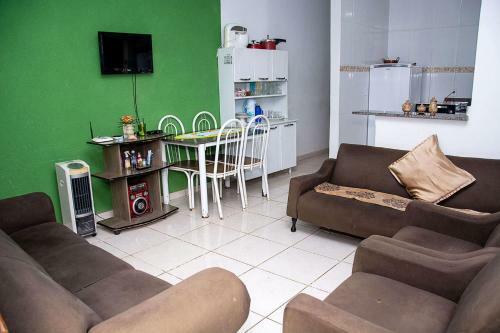 Charmosa Casa Com Wifi E �rea Verde Em Trindade Go