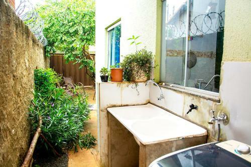 Charmosa Casa Com Wifi E �rea Verde Em Trindade Go