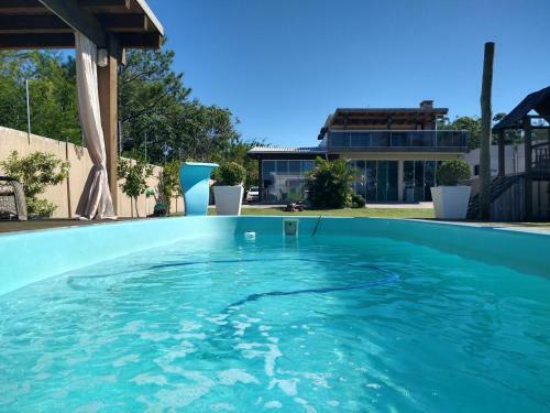 Casa Na Beira Da Lagoa Com Piscina E Rampa Para Embarca��es