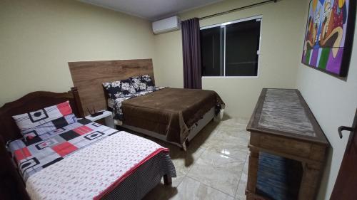 Casa Na Beira Da Lagoa Com Piscina E Rampa Para Embarca��es