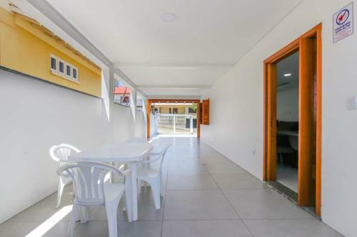 Otima Casa Com Piscina A 200 Mts Do Mar