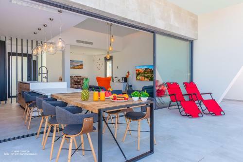 Villa Oceanic - Heated Pool, Free Car And Bikes