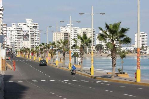 Chipipe Salinas Beachfront Apartment W/ Parking