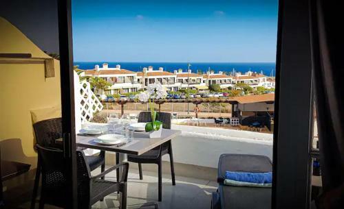 Lovely Apartment With Pool And Sea Views