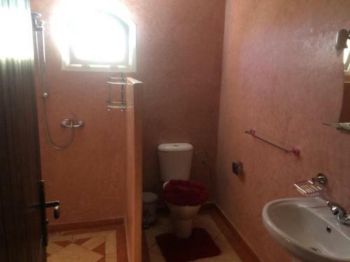 Hostal Itrane Guest House