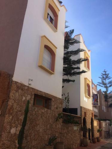 Hostal Itrane Guest House