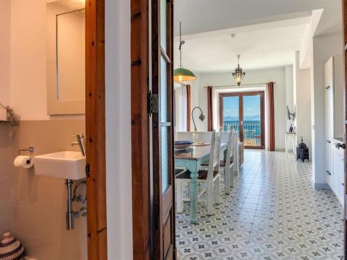 Charming Apartment In Tarifa With Shared Terrace