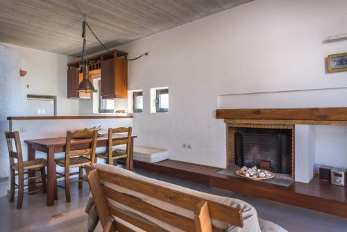 Red Art Maisonette