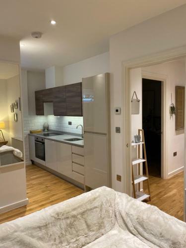 Apartamento 1 Bed Ground Floor Flat With Covered Balcony