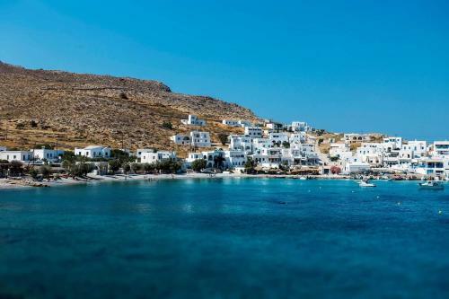 Glaros Luxury Apartments In Folegandros