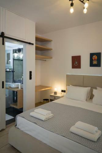 Glaros Luxury Apartments In Folegandros