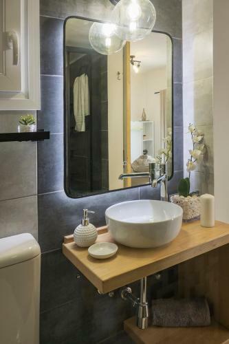 Glaros Luxury Apartments In Folegandros