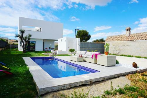 Stunning Villa With Private Pool, Solarium And Only 350m From The Beach