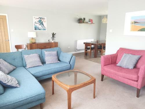 Seaside Bungalow With Hot Tub 5 Mins Walk To Beach