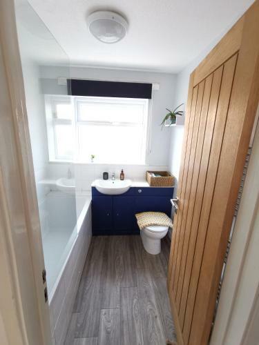 Seaside Bungalow With Hot Tub 5 Mins Walk To Beach