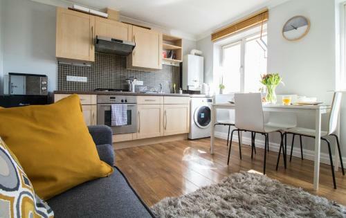 Ideal Home Away From Home Between Bury And Fairfield