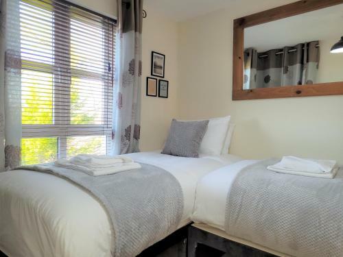 Modern Duplex Apartment With Allocated Parking & Wifi