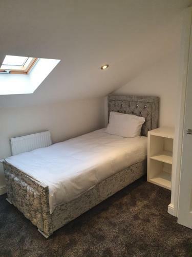Hostal Fantastic Brand New Rooms