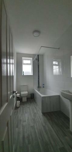 Hostal Fantastic Brand New Rooms