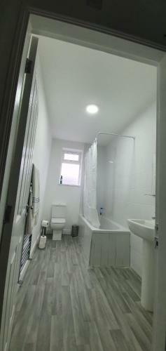 Hostal Fantastic Brand New Rooms