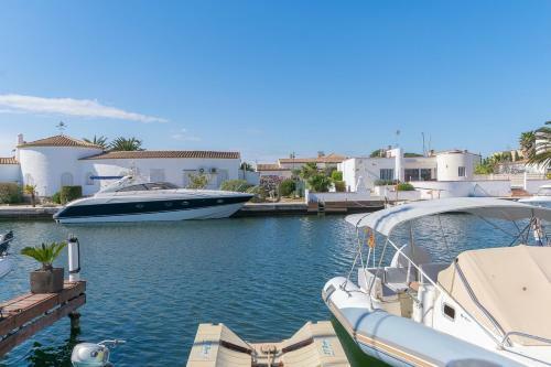 Casa Con Vista Al Canal
