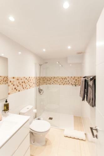 Sunny Days Apartment With Shared Pool And Free Wifi