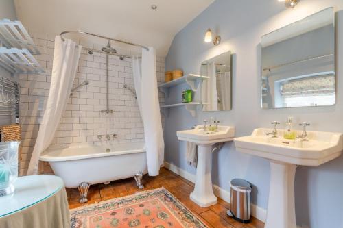 Tiesel Cottage