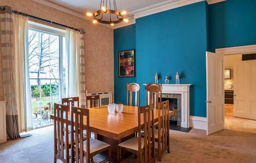 Stratford House - Luxury 4 Bed Townhouse