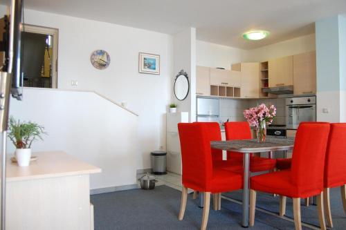 Apartments By The Sea Bilo, Primosten - 3090