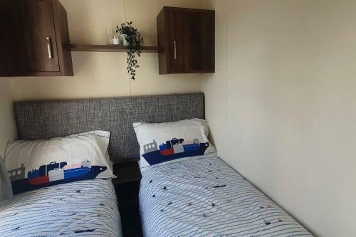 3bed Holiday Home In Clacton-on-sea Sleeps 8