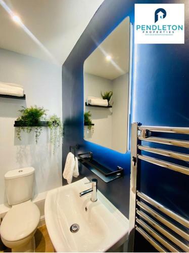 2 Bed Apartment For Leisure & Business
