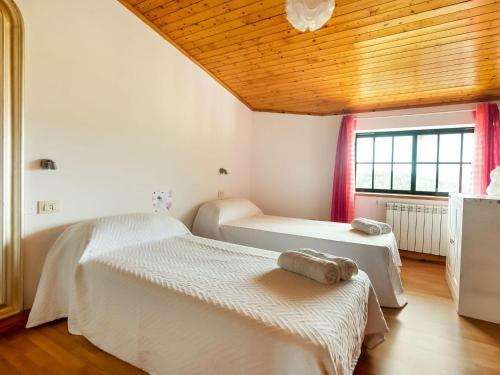 Spacious Holiday Home In Santiago De Compostela With Pool