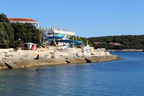Apartments With A Parking Space Pula - 14565