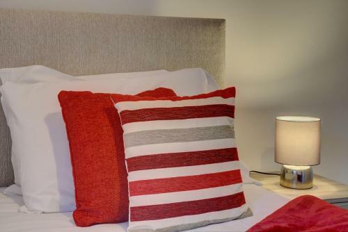 Mbiz Apartment - En-suite With Allocated Parking