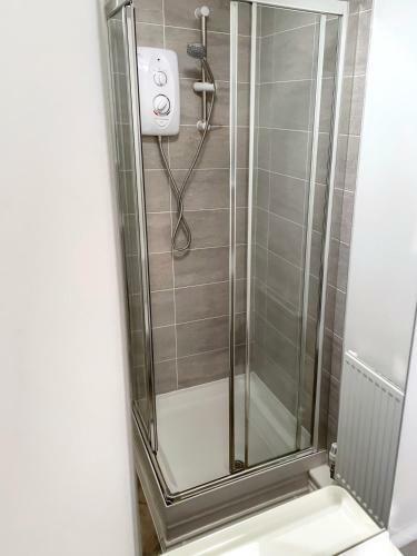 Mbiz Apartment - En-suite With Allocated Parking