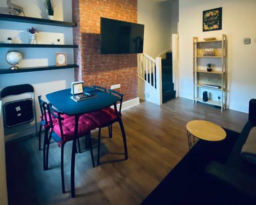 Large 4 Bedroom Home - Coventry City Centre