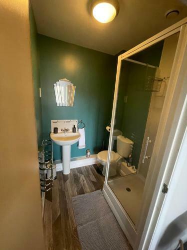 Entire Modern Apartment In Coventry City Centre