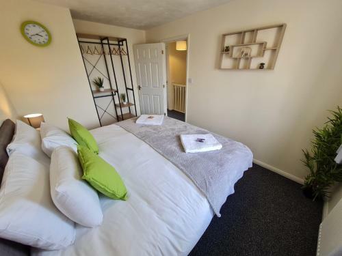 Cosy House With Parking Rwc By Passionfruit Properties