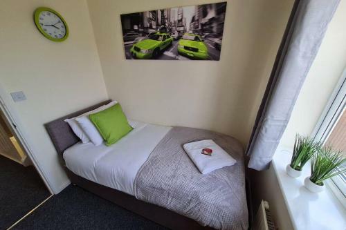 Cosy House With Parking Rwc By Passionfruit Properties